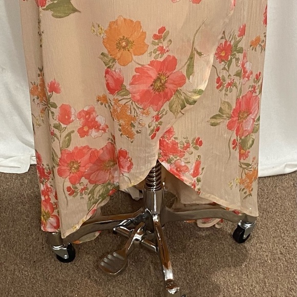 Lulu’s Start of Something New Beige Floral‎ Print Wrap Maxi Dress Sz Lg - Picture 15 of 16